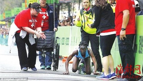 肯女选手 爬过马拉松赛终点|比赛|奖金