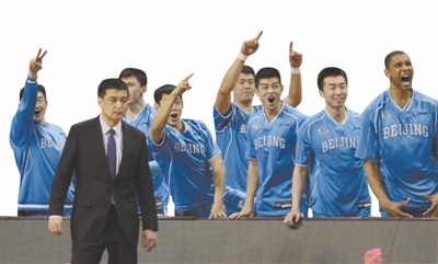 半决赛首个客场奏凯，北京队的替补席沸腾了。本版图片/CFP