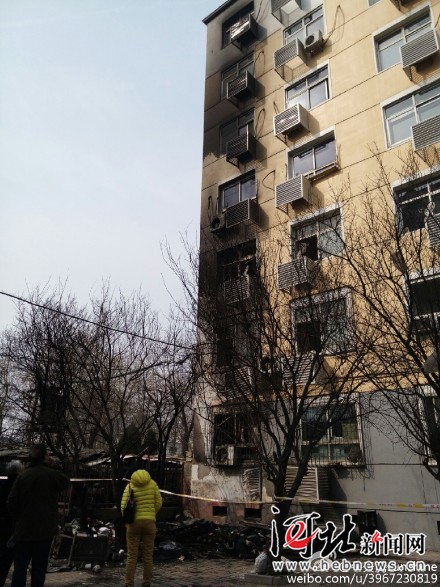 3月5日，石家庄联强小区安居园发生火灾。图片来自微博网友