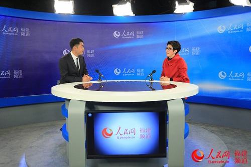 福建省龙昇旅游开发集团有限公司董事长余芳接受人民网专访 邹家骅 摄