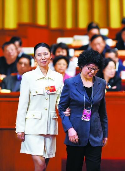 塌方式腐败根儿在政商关系网|党风|领导干部