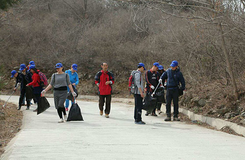 京金所户外俱乐部香山环保志愿活动纪实|游客