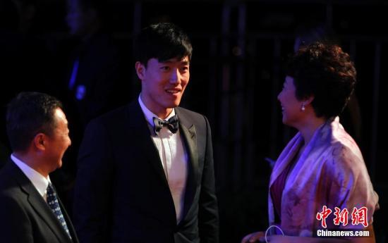 杨雄:今夜让我们向体育<em>健将</em>们致敬!|体育|<em>女排</em>_