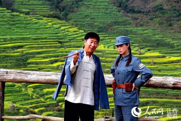 30集电视剧《左轮手枪》婺源簧岭取景剧照(曹加祥/摄)
