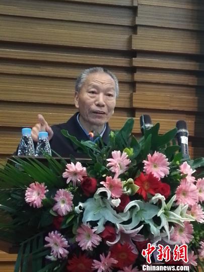 中国工程院院士俞梦孙在演讲中。 郑小红 摄