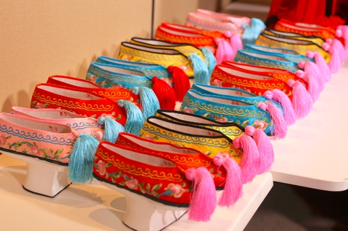 何穗取代金星?《爱上超模》选手澳洲穿越|选手|走秀_凤凰娱乐