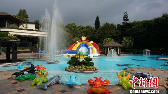 五一小长假内地旅客香港行降温 深圳北火了(图