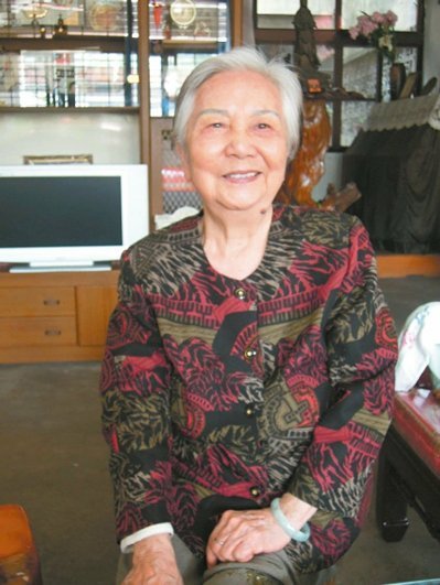 91岁的蒋赖勤英接生超过1万名婴儿，其中包括好几任三义乡长，被地方尊为&ldquo;三义之母&rdquo;，贡献良多。 记者胡蓬生／摄影图片来源：台湾《联合报》