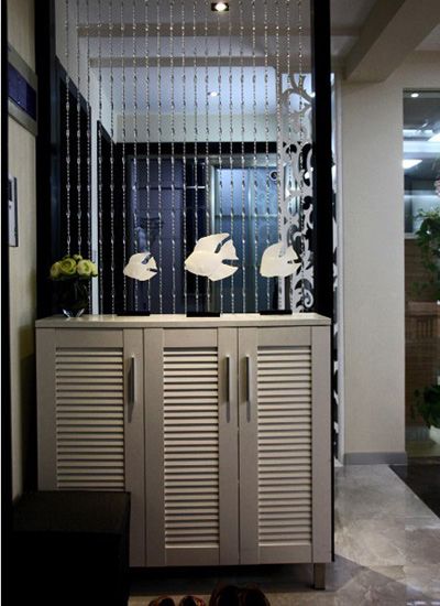 入户玄关怎么设计极简风格 f4e789e2-9b69-4c19-901b-dc0d2f4fdfdc_size43_w400_h550.jpg