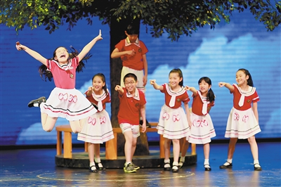 分司厅小学生演绎儿童舞台剧