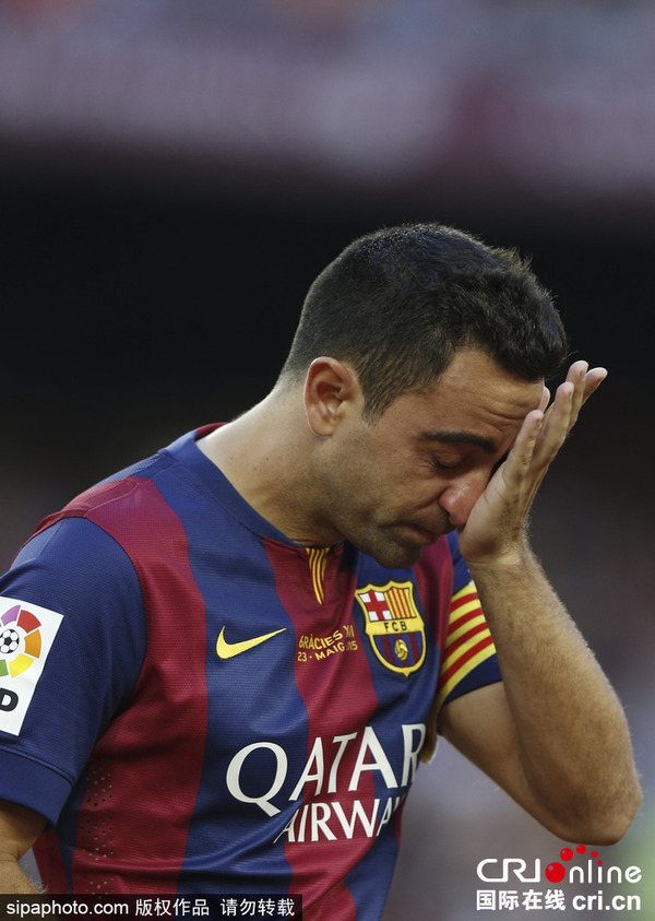 西甲 巴萨2 2联赛完美收官 梅西2球哈维落泪告