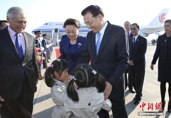 李克强抵达圣地亚哥对智利进行正式访问|总理