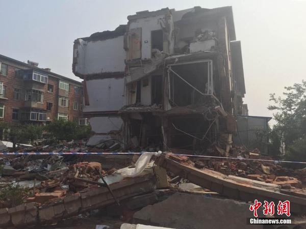 辽宁葫芦岛居民楼爆炸坍塌致2人死亡多人受伤