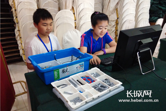 2015年河北省第一届中小学机器人大赛在石家