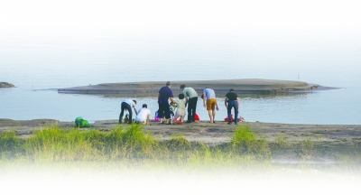 最小乘客3岁<em>女孩</em>确认遇难_三岁<em>小女孩遇难</em>_综