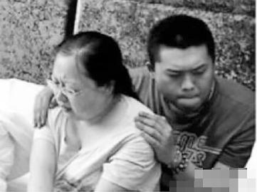 薛永清的妻子万分悲痛，谁也没想到她会选择轻生