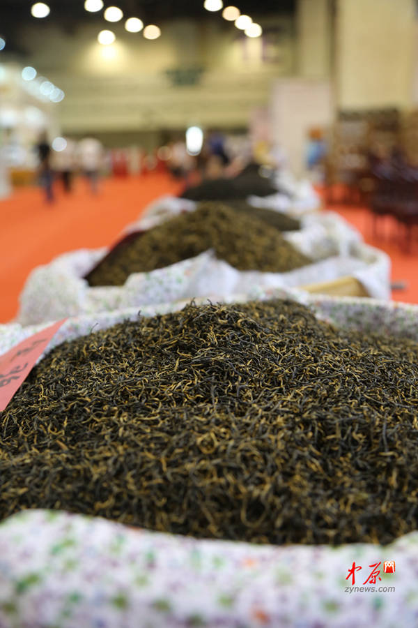 琳琅满目的茶叶