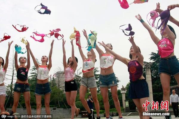 杭州众美女抛胸罩呼吁关注乳腺健康|乳腺癌|癌