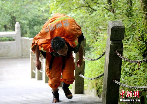 州消防官兵进行高山急救援实战演练|柯友川|抗洪