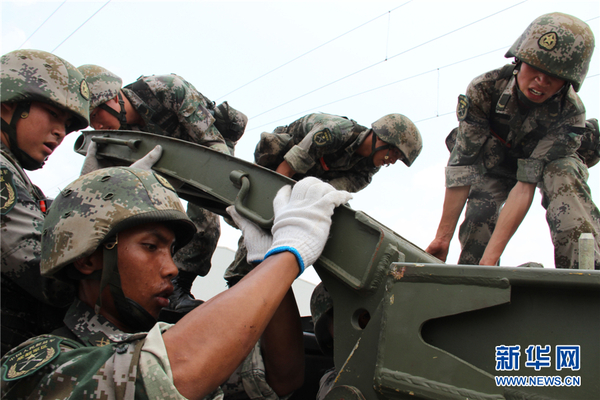 搭设临时组合站台