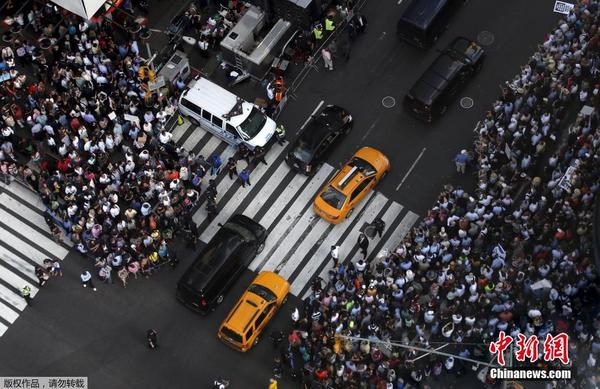 美国民众聚集纽约时报广场 抗议伊朗核协议|伊