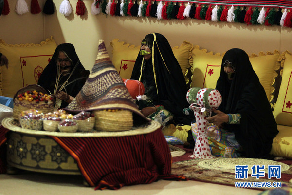 椰枣节上的民俗市场。新华社发（椰枣节组委会供图）