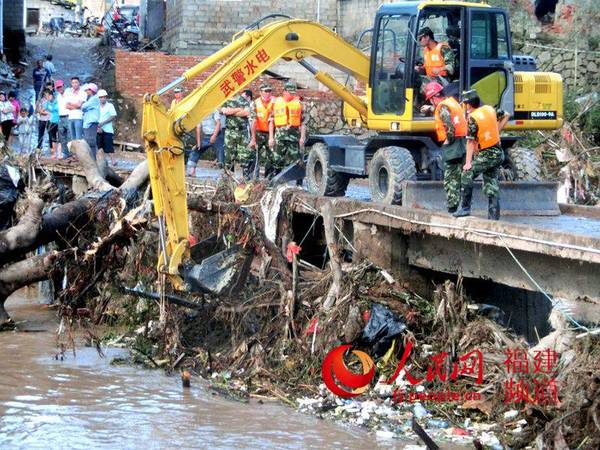 机械设备在河道清淤