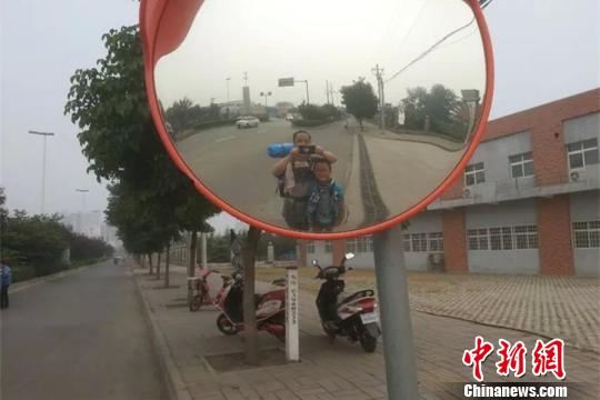 父子徒步完成400公里旅行谈感悟:成长需要陪伴