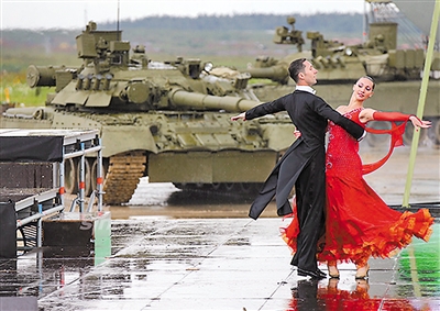 坦克大赛 八一开战|舰队|海军_凤凰资讯