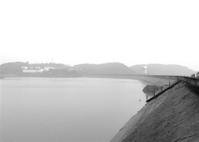 发电数小时后的江苏溧阳沙河抽水蓄能电站上水库一角。