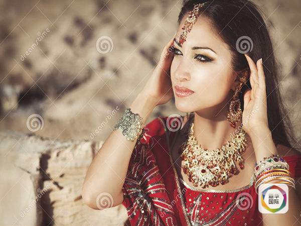 素颜犯法?新娘婚后第二天遭夫起诉诈骗|妻子|男