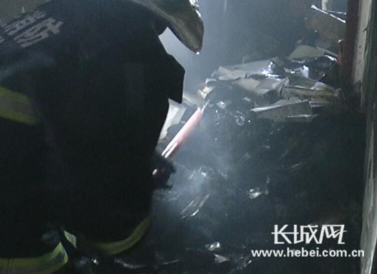 石家庄凯旋城小区破晓时分突发火灾[全媒体]|石