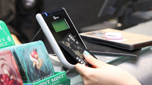 招行VISA全币卡上市两周年 专属权益成就出国