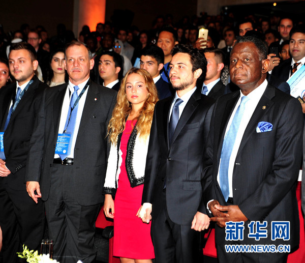约旦王储阿卜杜拉·侯赛因参加论坛开幕式。新华网记者程春香摄