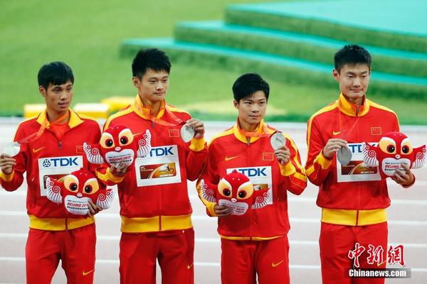 中国队男子4x100米接力决赛摘得银牌创历史|中