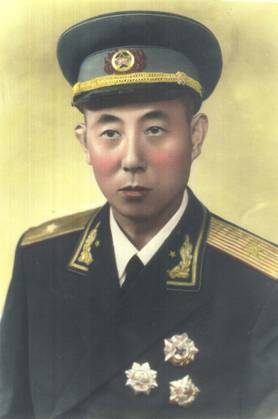 王明贵将军1955年授衔标准照。王昶军供图