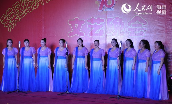 大合唱《春天来到我们的战场》、《南泥湾》