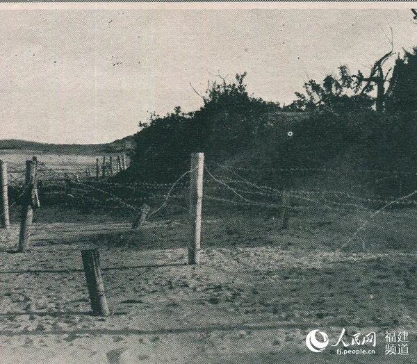日军侵占厦门登陆点五通海岸，图为中国军队布置的前沿阵地。  蒋滨建 供图