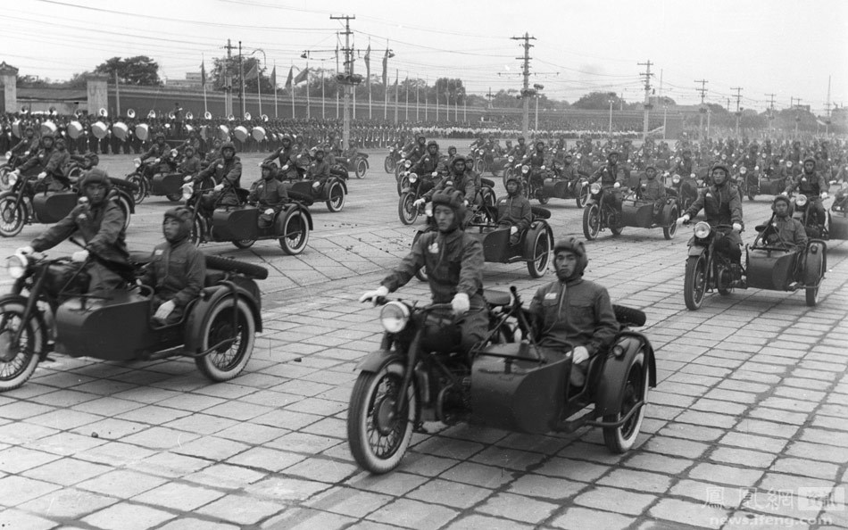 1949-2009年,14次阅兵的珍贵画面 - 陆泉润 - 心随影动 1949-2009年,14次阅兵的珍贵画面 - 人在上海 - 中国新闻画报