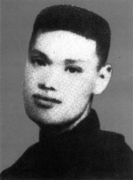 蔡威1925年（18岁）摄于上海