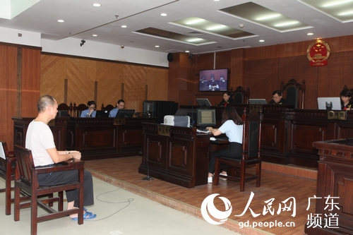 9月16日，原东莞公安局副局长李泽林因涉嫌贪污一案在惠州中院开审。卢思莹摄