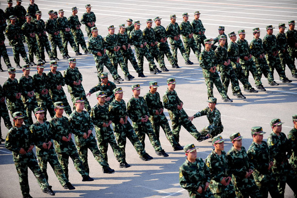 新兵入营第一课 训练复制黏贴即视感|体能|教