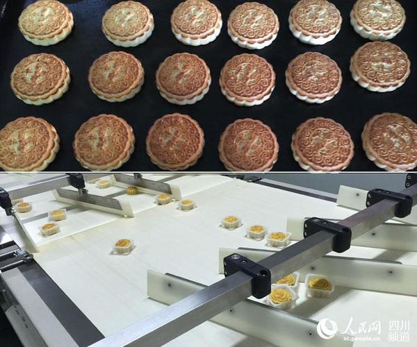 第四步，将烤好的月饼送入包装分饼间进行分拣包装。（段秀 摄）