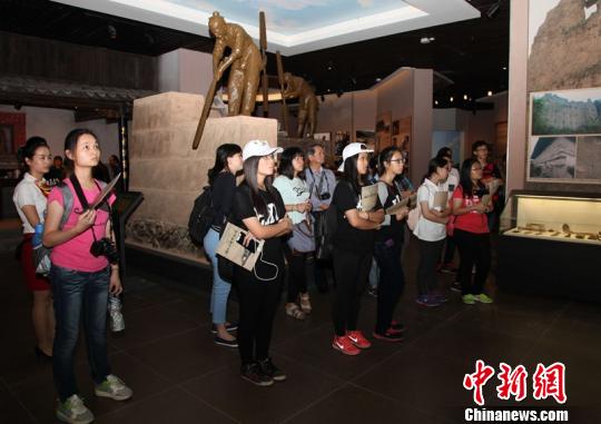 马来西亚华裔华侨探访福建土楼博物馆|文化|瑰