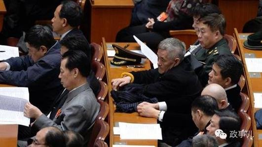 赵本山出席全国政协会议开幕会