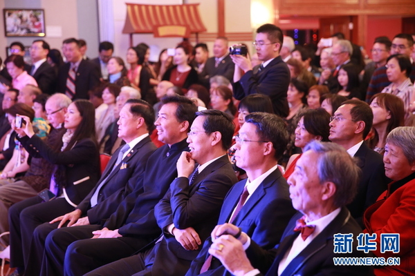 9月30日，中国驻加使馆举行中华人民共和国成立66周年华侨华人庆祝会。 新华社记者 李保东摄