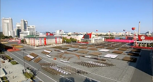  朝鲜大阅兵 再次亮出核背包(组图)|朝鲜|金正恩