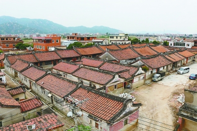 龙海市浮宫镇的gdp_首届闽南彩楼文化节昨在龙海浮宫镇开幕 感受 搭彩楼 习俗魅力(3)
