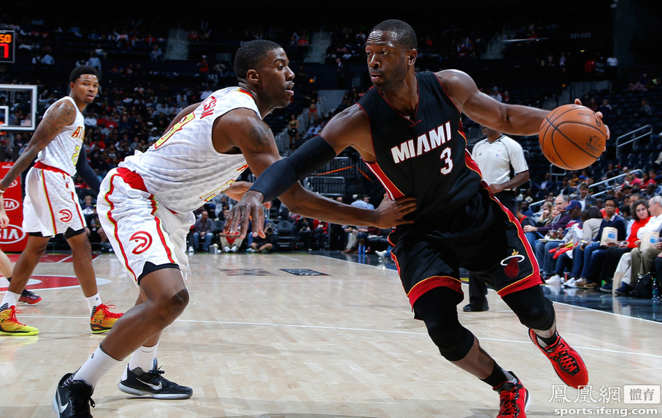 NBA精彩图集:鸟人送复出蕴含乐福惊天当背景盖帽超能力的龙舟图片