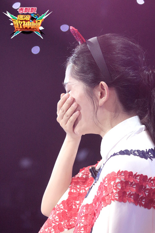 何炅助阵《偶滴歌神啊》收官 谢娜张大大飙泪